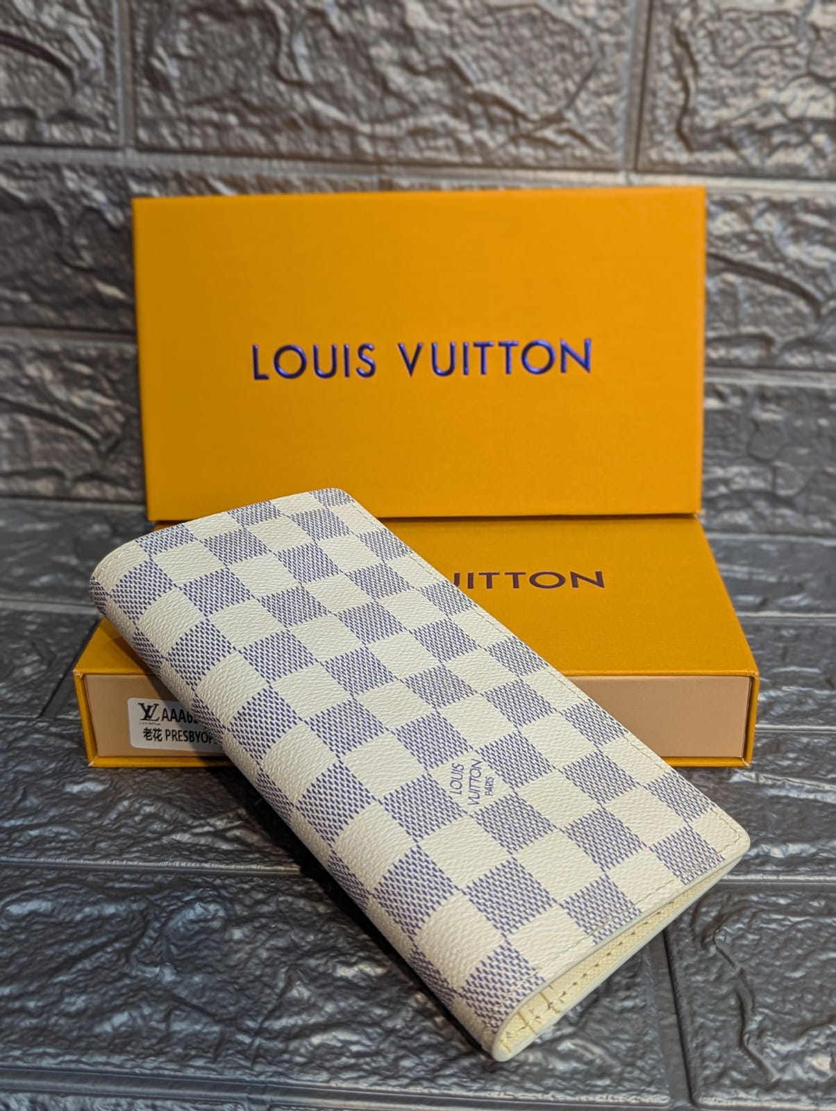 LOUIS VUITTON-LONG WALLET